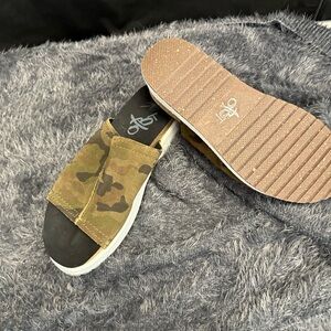 OTBT Camouflage Slide Sandals